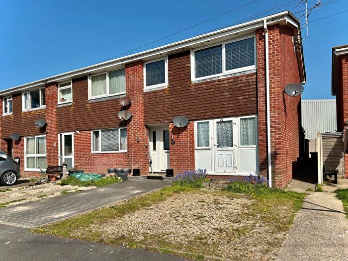 1 Bedroom Apartment For Sale In Gloucester Close, Charlestown, Weymouth, DT4