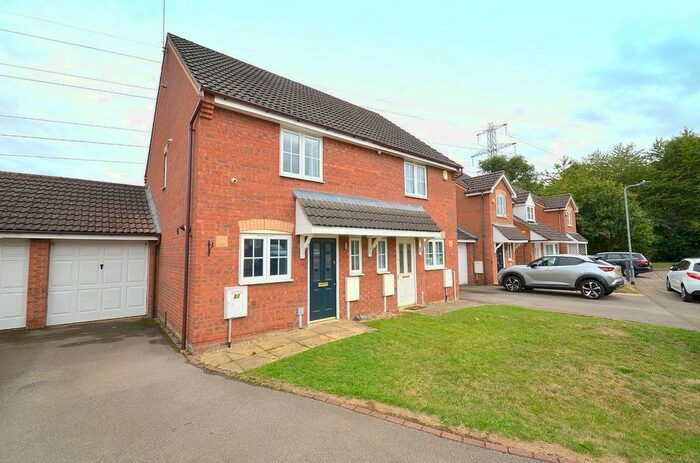 2 Bedroom Semi-Detached House To Rent In Lodge Way, Irthlingborough, Wellingborough, Northamptonshire, NN9