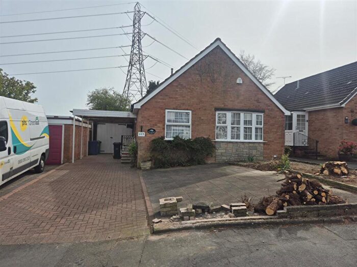 2 Bedroom Detached Bungalow To Rent In Woodbury Road, Halesowen, B62