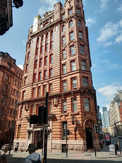 2 Bedroom Flat For Sale In Princess Street, Manchester, M1