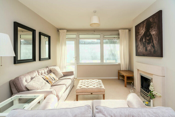 2 Bedroom Flat To Rent In Champion Park, London, SE5