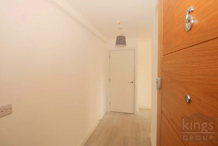 2 Bedroom Flat To Rent In Flat, Adams Yard, Maidenhead Street, Hertford, SG14