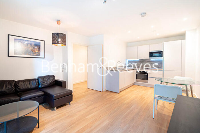 1 Bedroom Apartment To Rent In Naomi Street, Surrey Quays, SE8