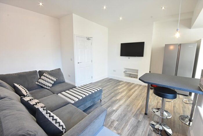 4 Bedroom Maisonette To Rent In Forsyth Road, Jesmond, NE2