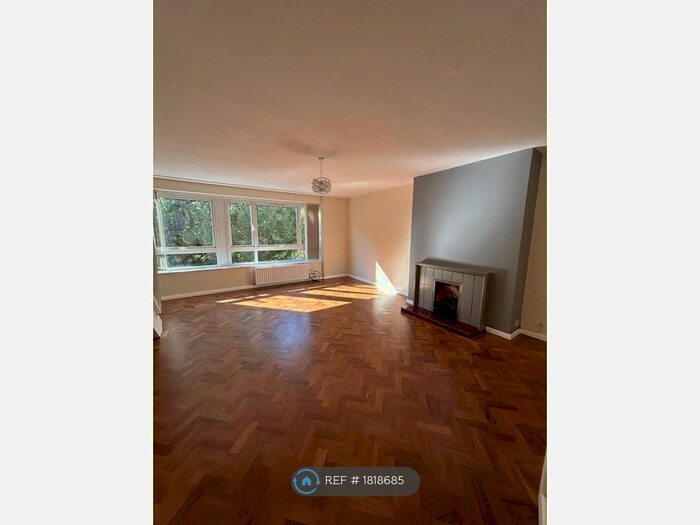 3 Bedroom Maisonette To Rent In Alleyn Park, Dulwich, SE21