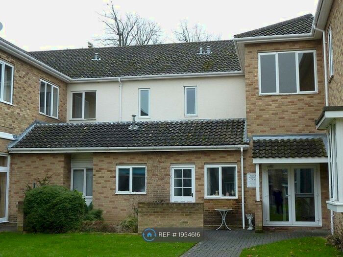 2 Bedroom Flat To Rent In Keswick Hall, Norwich, NR4