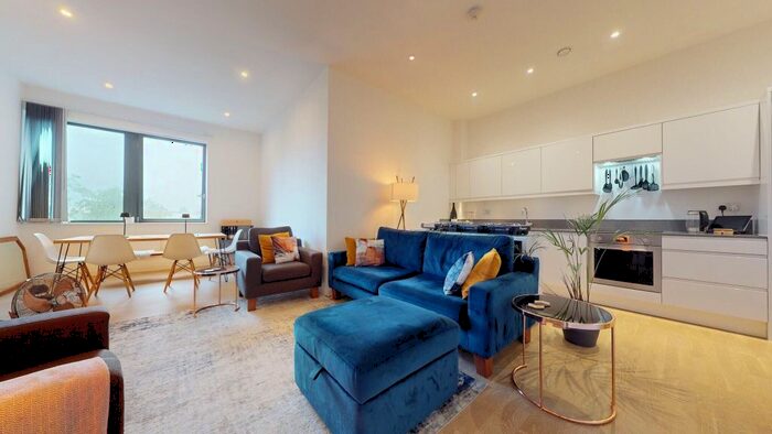 1 Bedroom Flat To Rent In Riverbank Way, Brentford, TW8