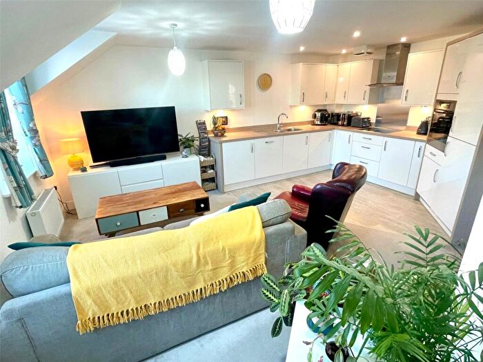 2 Bedroom Flat For Sale In Pottery Gardens, Lancaster, Lancashire, LA1
