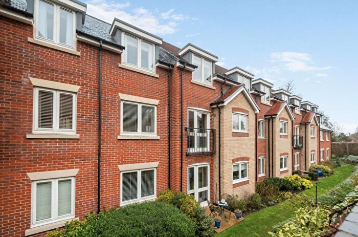 1 Bedroom Flat For Sale In Central Thame, Oxfordshire, OX9