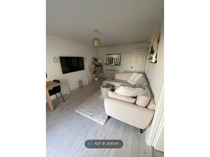 2 Bedroom Flat To Rent In Armstrong Quay, Liverpool, L3