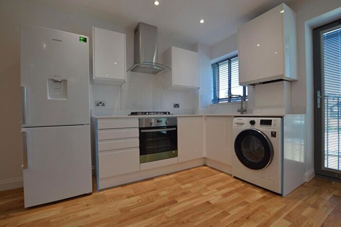 2 Bedroom Flat To Rent In Queens Road, E17