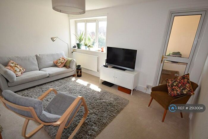 1 Bedroom Flat To Rent In Canonbury Road, London, N1