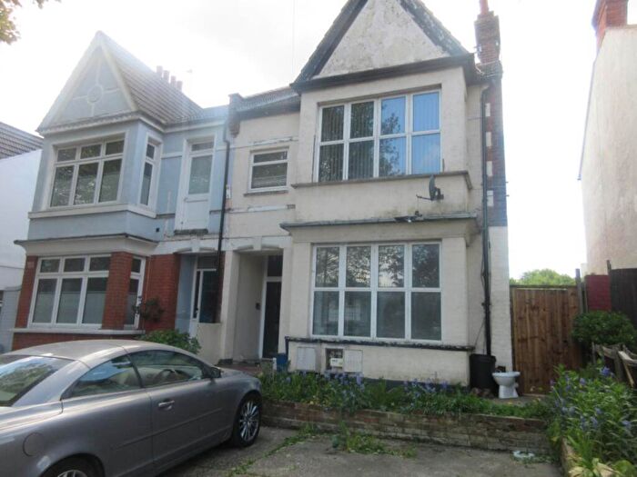 2 Bedroom Flat To Rent In Boston Avenue, GF71