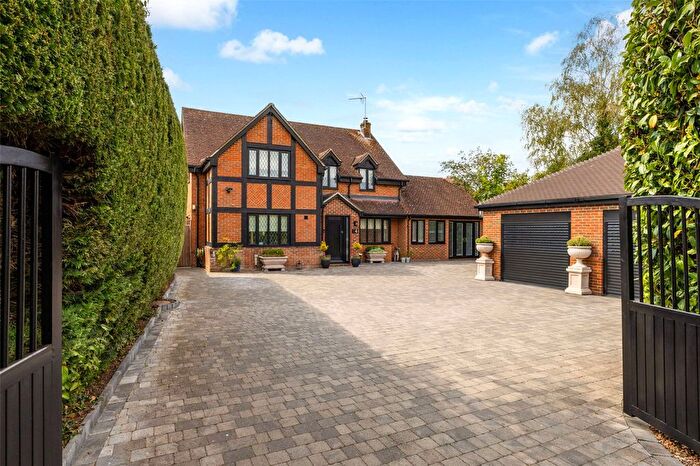 4 Bedroom Country House For Sale In Cranesfield, Sherborne St John, RG24