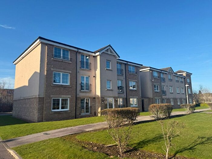 3 Bedroom Flat To Rent In Mackie Place, Elrick, Aberdeen, AB32