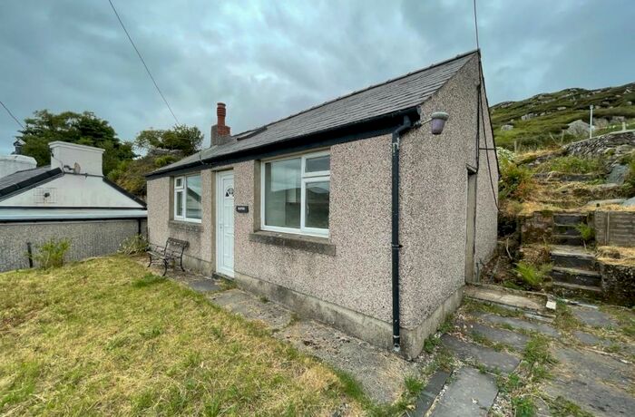 1 Bedroom Detached House For Sale In Gallt Y Foel, Caernarfon, Gwynedd, LL55