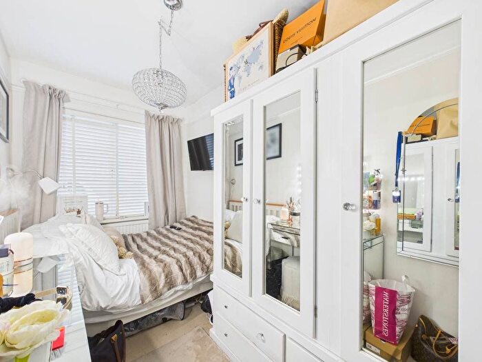 3 Bedroom Bungalow For Sale In Mornington Road, Ashford, Middlesex, TW15