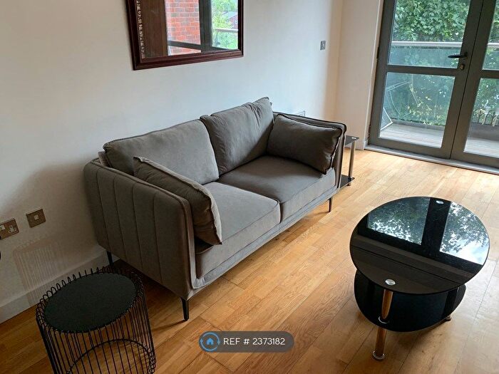 2 Bedroom Flat To Rent In Leeds Street, Da, L3