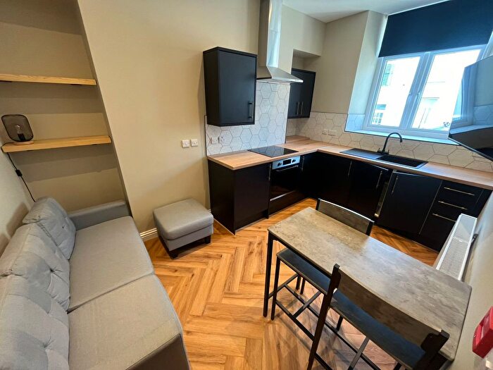 2 Bedroom Flat To Rent In Westbury Street, Swansea, SA1