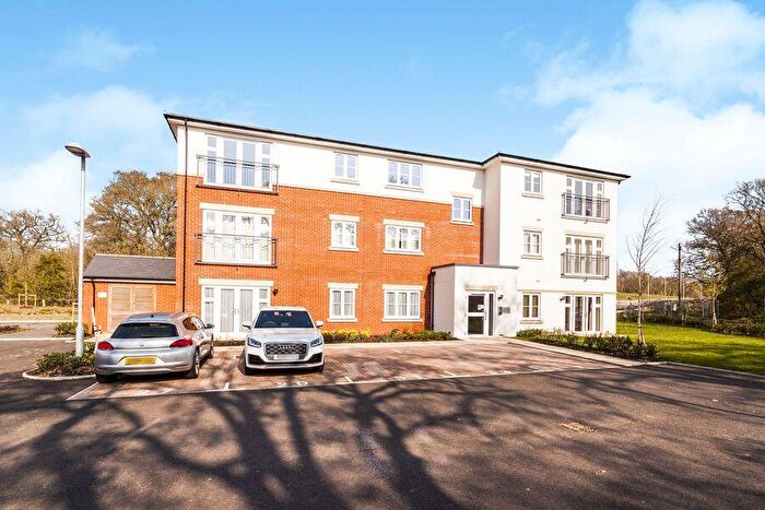 2 Bedroom Flat To Rent In Soames Place, Wokingham, RG40