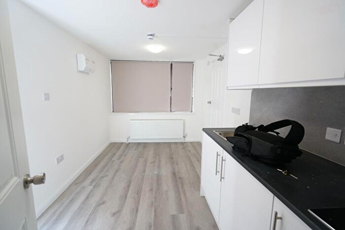 Apartment To Rent In Catharine Close, Chafford Hundred, Grays, RM16
