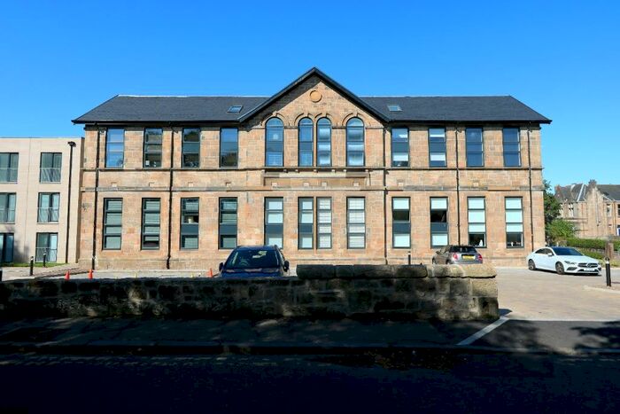 2 Bedroom Flat To Rent In Fern Avenue, Lenzie, G66