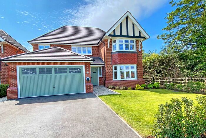 4 Bedroom Detached House To Rent In Sanders Walk, Harrogate, HG1