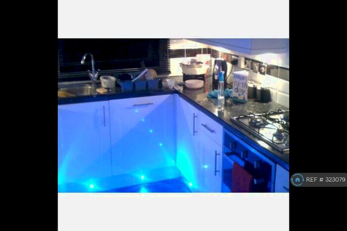 2 Bedroom Maisonette To Rent In Fullerton Road, Addiscombe, CR0