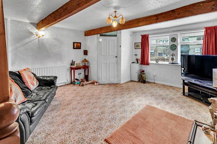 3 Bedroom Terraced House For Sale In Dale Street, Milnrow, OL16