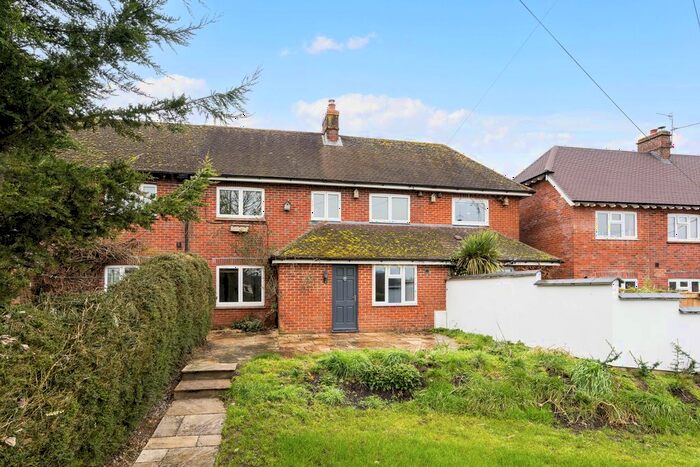 4 Bedroom Terraced House For Sale In Whittonditch Road, Ramsbury, SN8