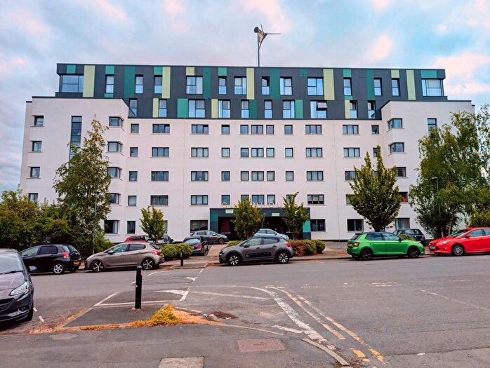 1 Bedroom Flat To Rent In Greenhouse, Beeston Road, Leeds, West Yorkshire, LS11