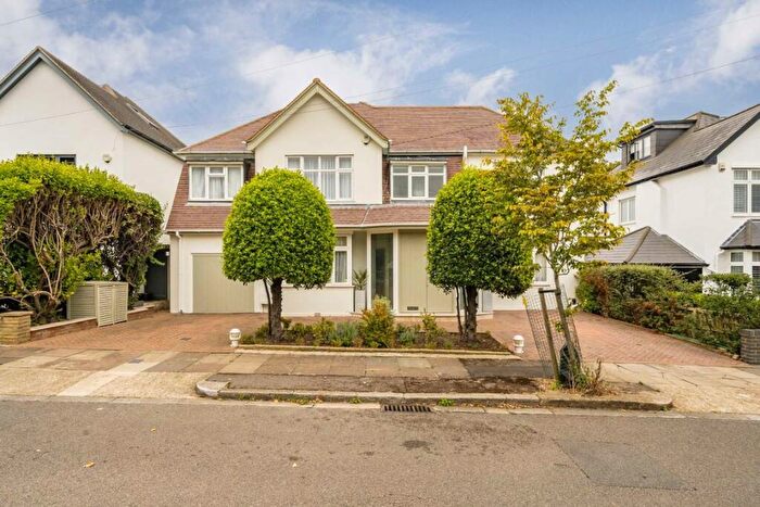 6 Bedroom House To Rent In Orchard Avenue, Finchley, N3