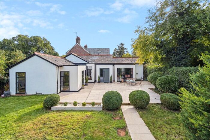 4 Bedroom Bungalow For Sale In Dunsmore, Aylesbury, Buckinghamshire, HP22