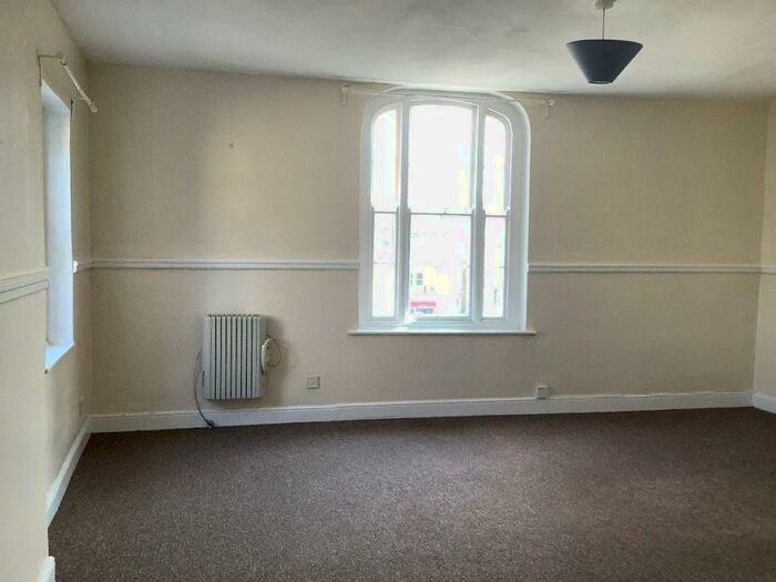 1 Bedroom Flat To Rent In Flat, Market Place, Ross-on-Wye, HR9