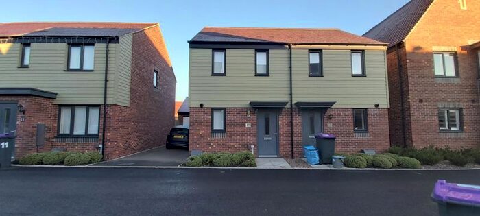 2 Bedroom Semi-Detached House To Rent In Lloyd Close, Telford, TF3