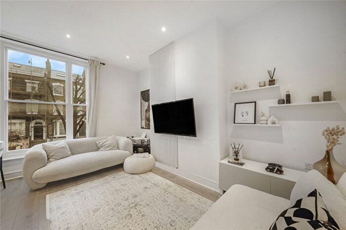 2 Bedroom Flat For Sale In Ashley Road, London, N19