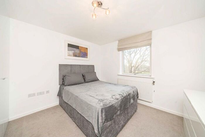 1 Bedroom Flat To Rent In All Saints Road, London, W3