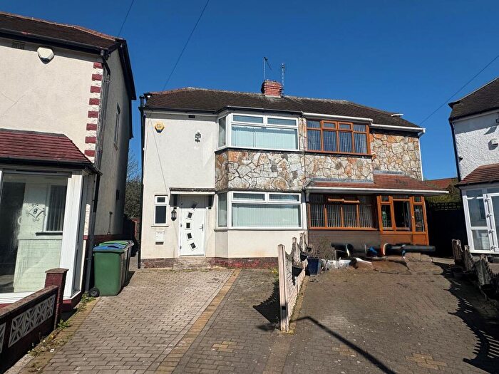 3 Bedroom House To Rent In St. Pauls Crescent, West Bromwich, B70