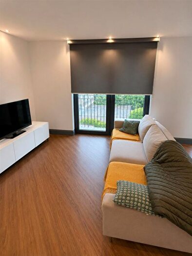 2 Bedroom Flat To Rent In Greatminster House, Horsforth, LS18