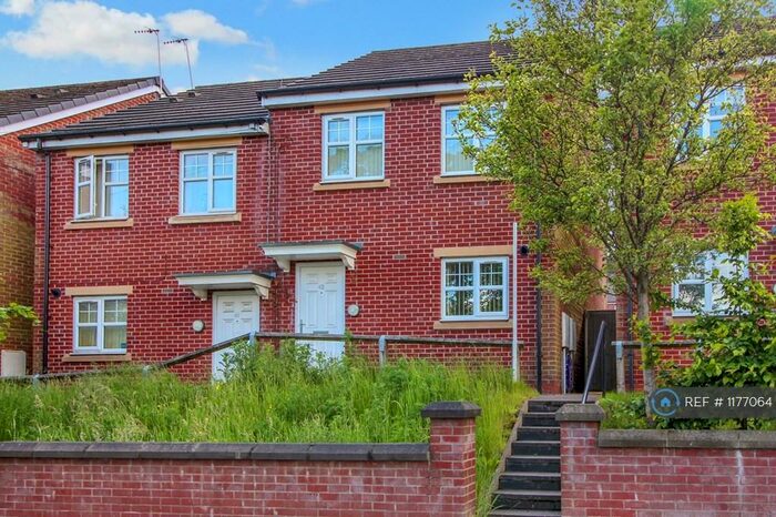 3 Bedroom Semi-Detached House To Rent In Oxford Road, Stoke-On-Trent, ST6