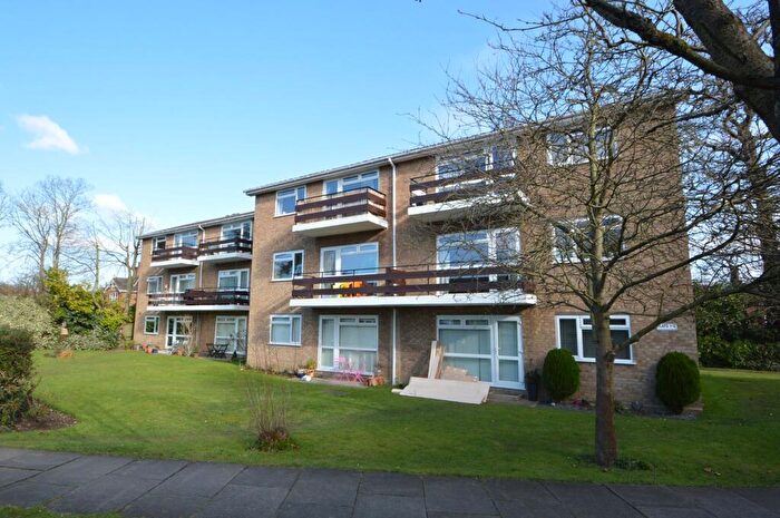 2 Bedroom Apartment To Rent In Oakdene Court, Walton On Thames, KT12