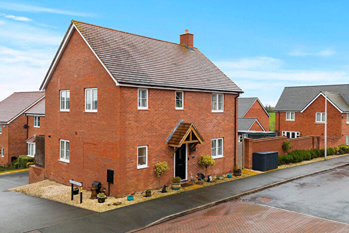 3 Bedroom Detached House For Sale In Saxon Close, Southam, CV47