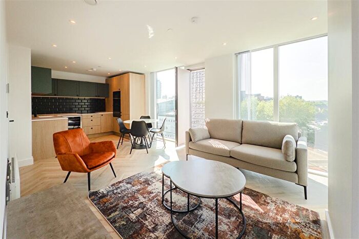 2 Bedroom Apartment To Rent In Bankside, M3