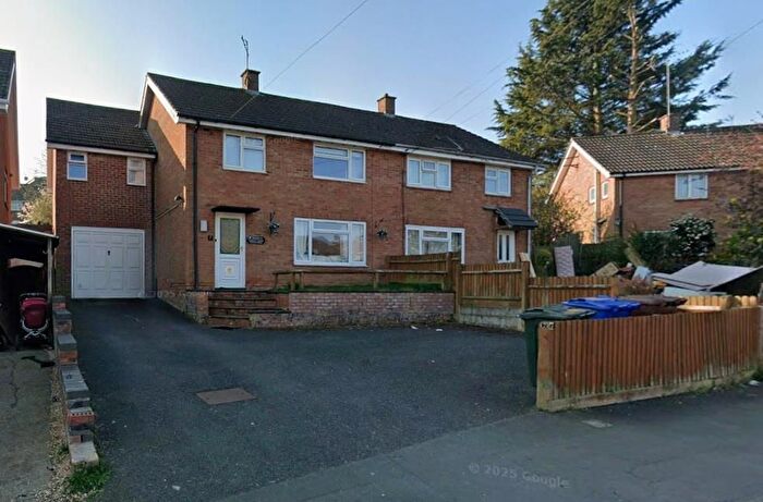 4 Bedroom Semi-Detached House For Sale In Banbury, Oxfordshire, OX16