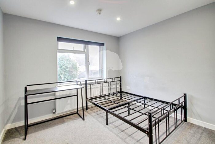 House Of Multiple Occupation To Rent In Dawley Ride, Colnbrook, SL3