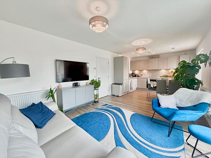 2 Bedroom Flat For Sale In George Avenue, Glebe Farm, MK17