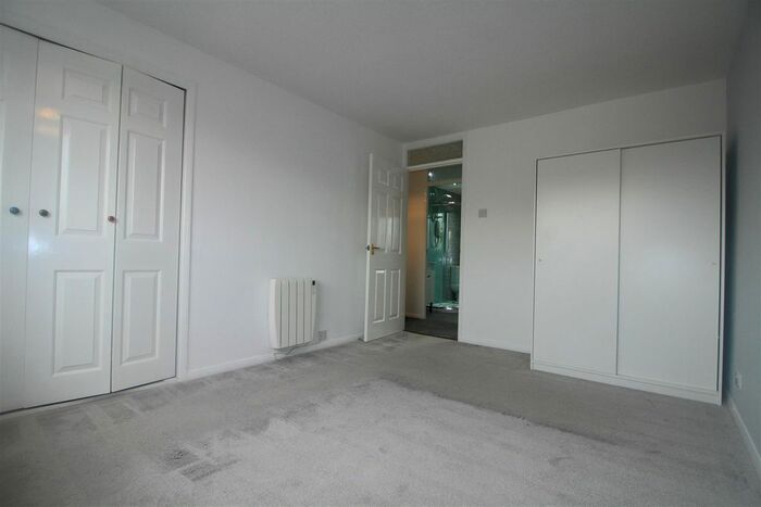 2 Bedroom Semi-Detached House To Rent In Paddock Close, Bulwell, Nottingham, NG6