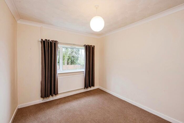2 Bedroom Detached House For Sale In Station Road, Grovesend, Swansea, SA4