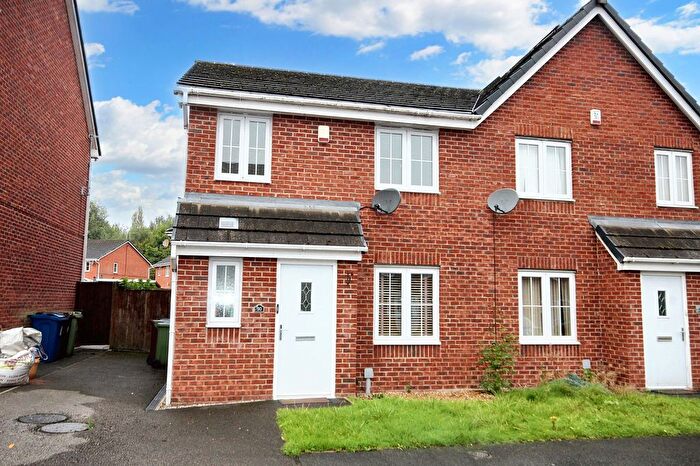 4 Bedroom Semi-Detached House To Rent In Ledgard Avenue, Leigh, WN7