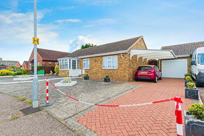3 Bedroom Bungalow For Sale In Hawkendon Road, Clacton-On-Sea, CO16